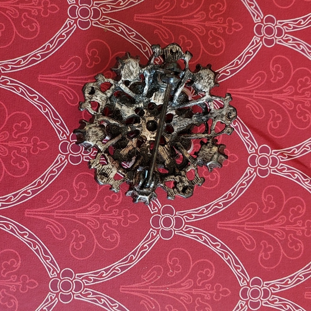 Brooch - Picture 2 of 2